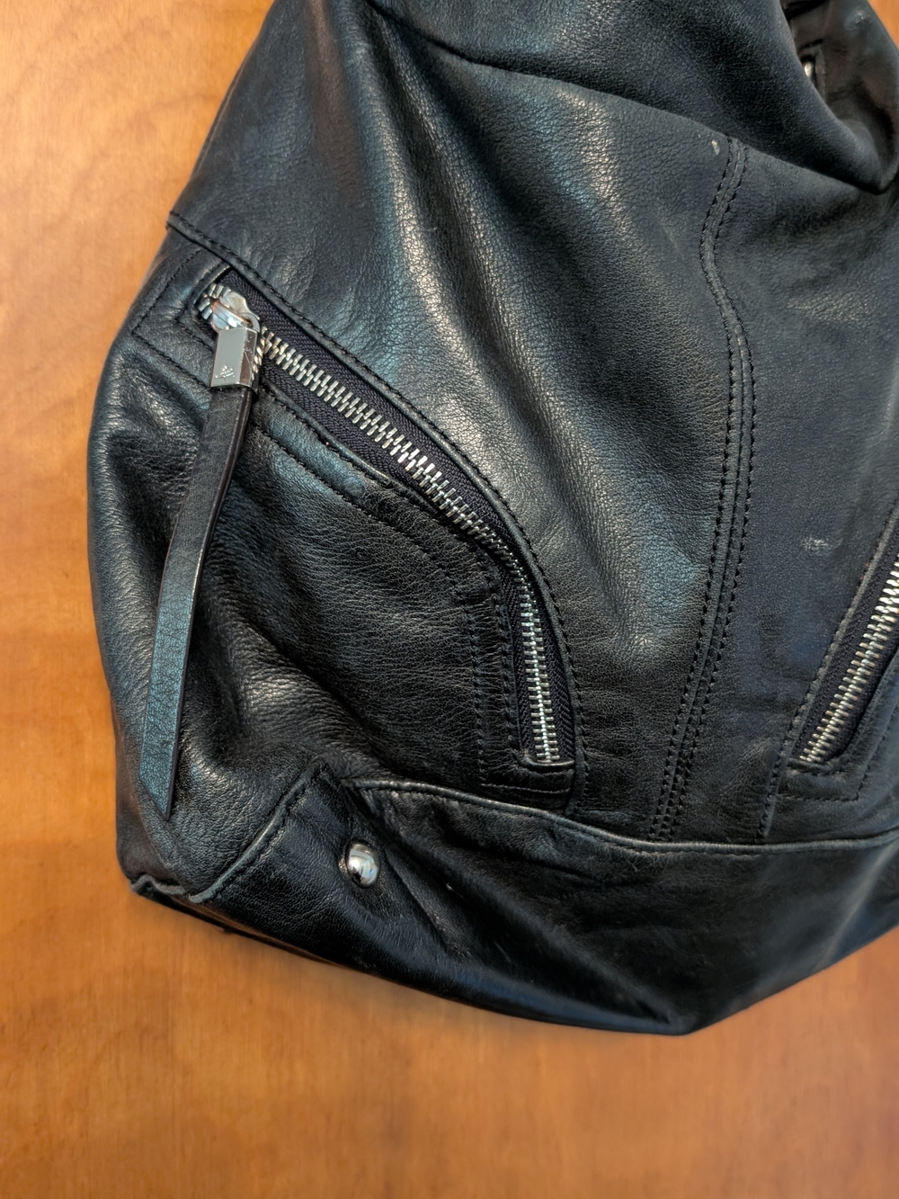 Classic Black Leather Hobo Shoulder Bag - Picture 3 of 13